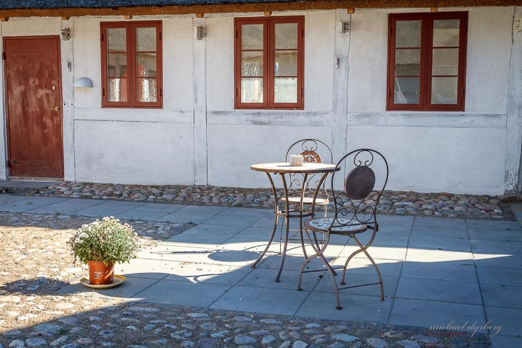 Ragnhilds Gard, Hostel Nyord Exterior foto